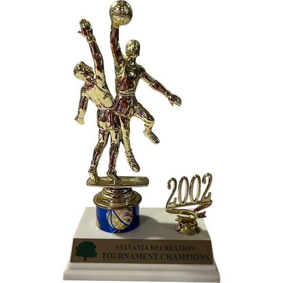 2002 basketball Trophy - Picture 2 of 8